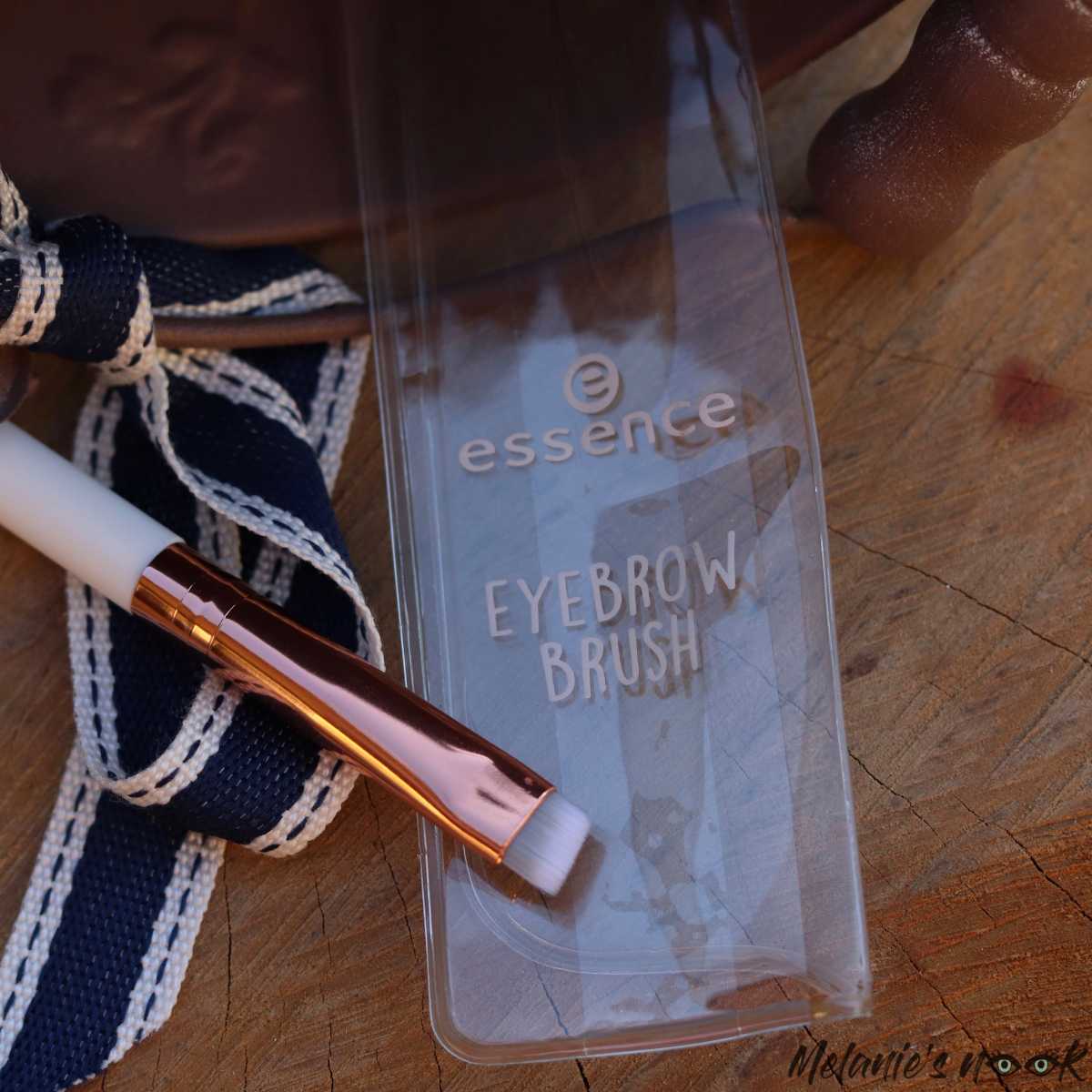 Essence Eye Makeup Brushes - Eyebrow brush