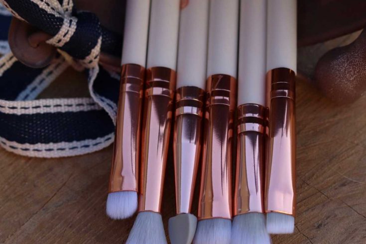 Essence Eye Makeup Brushes - Cover